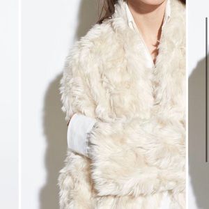 NWT!! Never Worn Vince Cream Colored Fur Coat